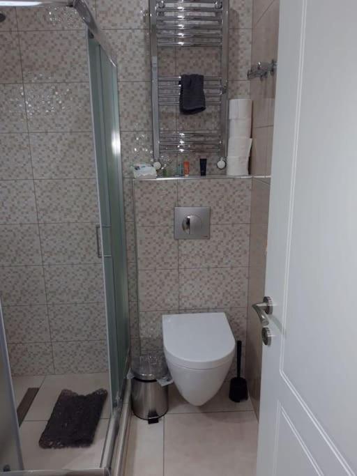 Renovated Apartment With Garden And Parking Space Peraia  ภายนอก รูปภาพ