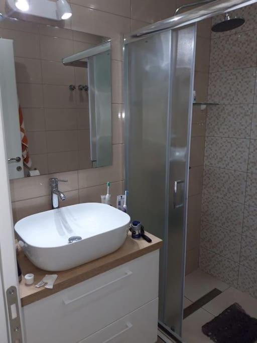Renovated Apartment With Garden And Parking Space Peraia  ภายนอก รูปภาพ