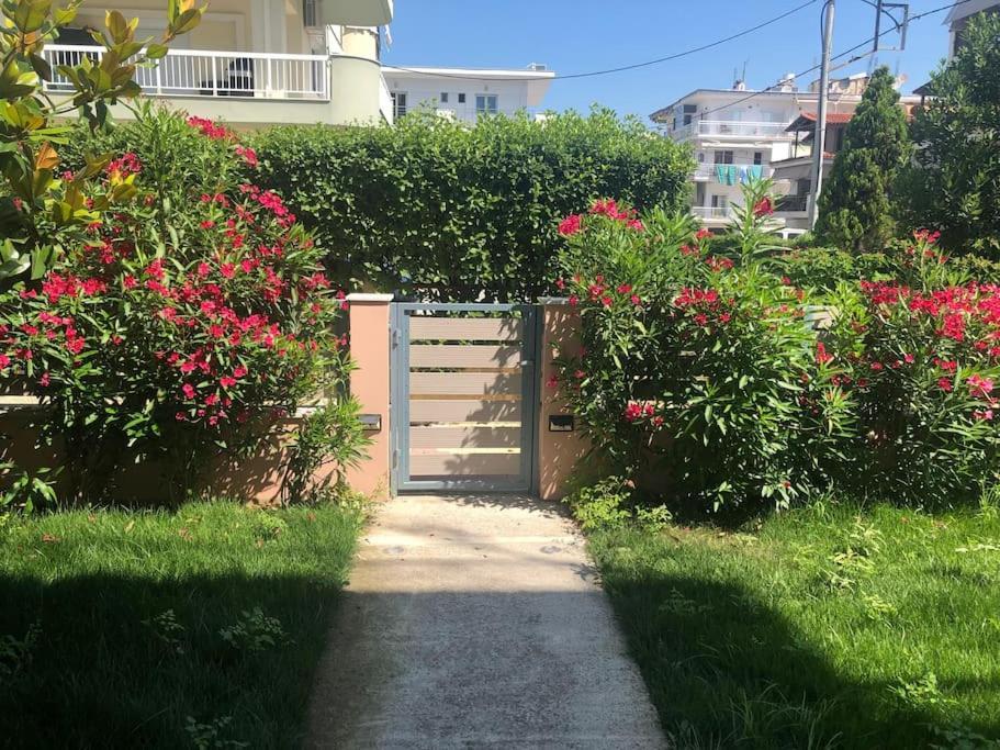 Renovated Apartment With Garden And Parking Space Peraia  ภายนอก รูปภาพ