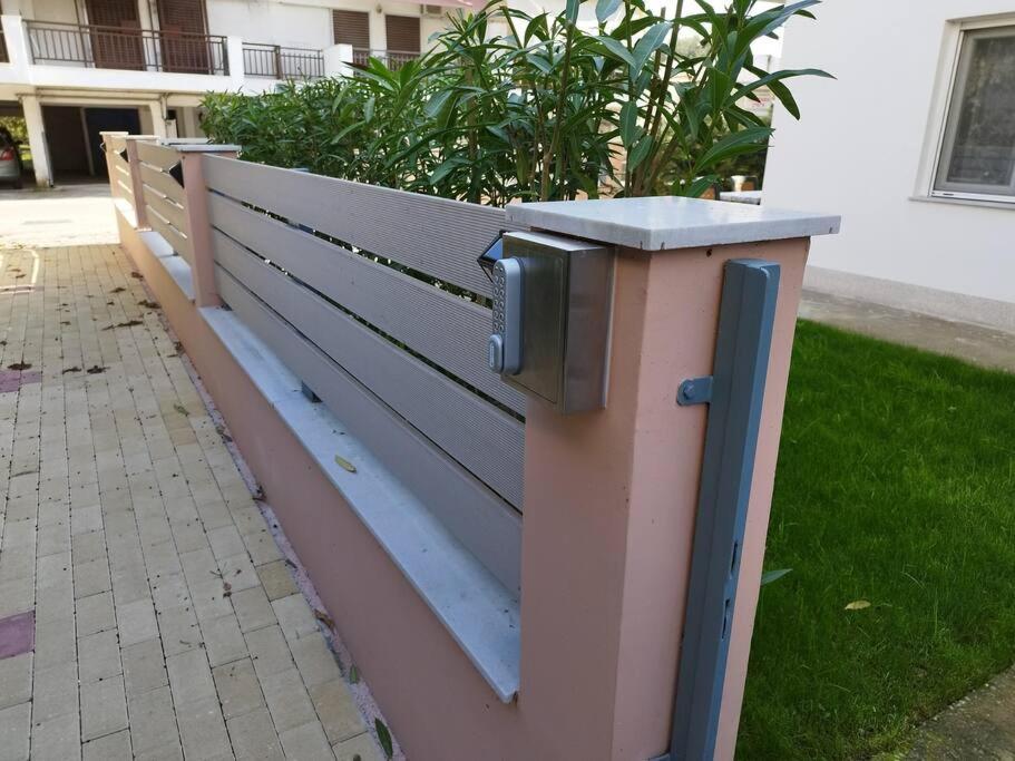 Renovated Apartment With Garden And Parking Space Peraia  ภายนอก รูปภาพ