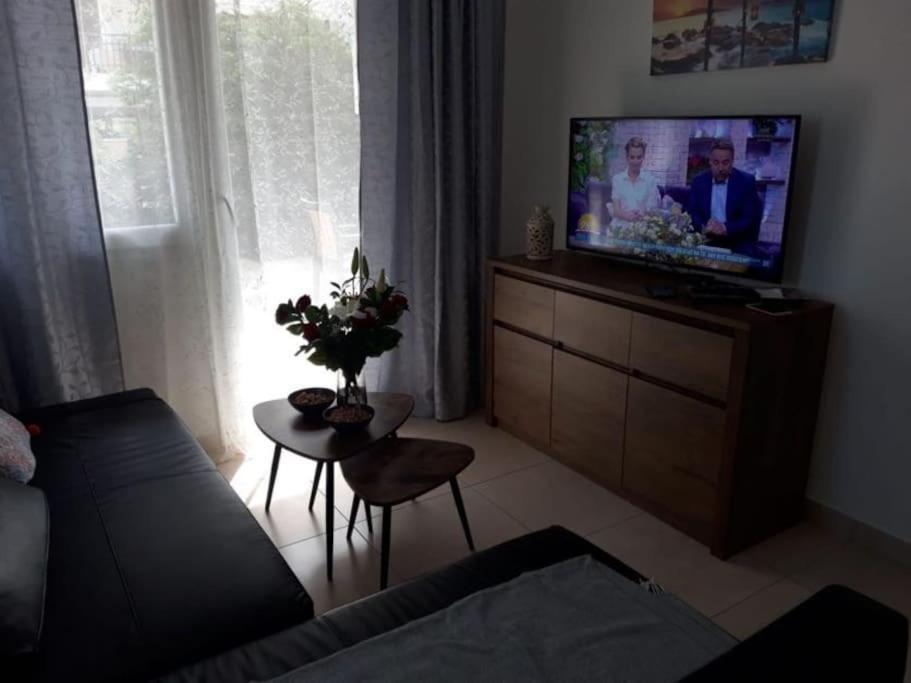 Renovated Apartment With Garden And Parking Space Peraia  ภายนอก รูปภาพ